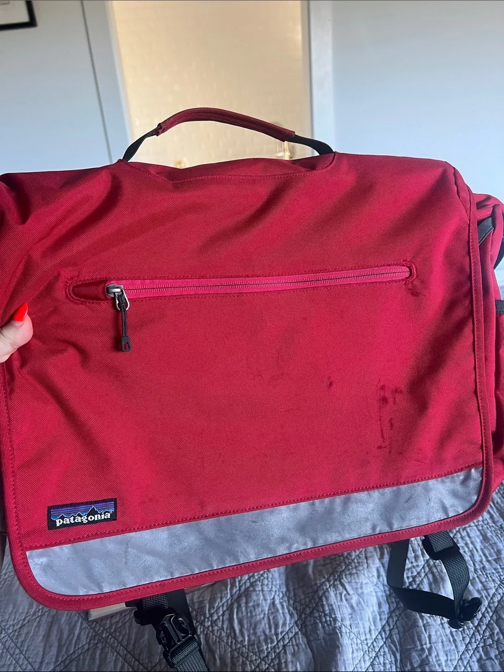 Patagonia Half Mass Messenger Bag Red - Picture 4 of 9